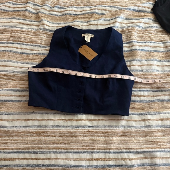 Christian Siriano Navy Blue cropped blazer Top with pearlescent buttons - Picture 5 of 7